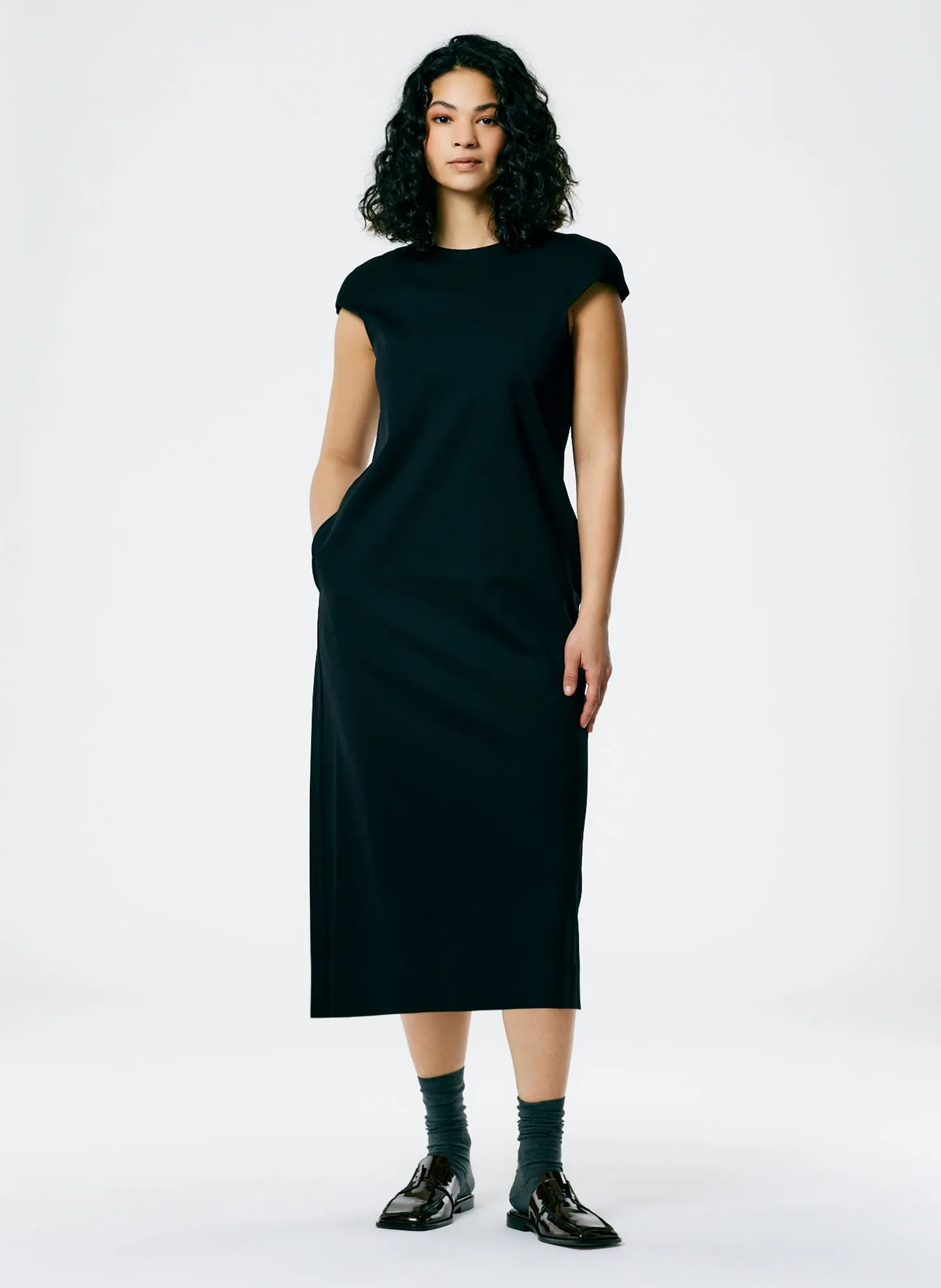 Compact Ultra Stretch Knit Lean Sleeveless Dress